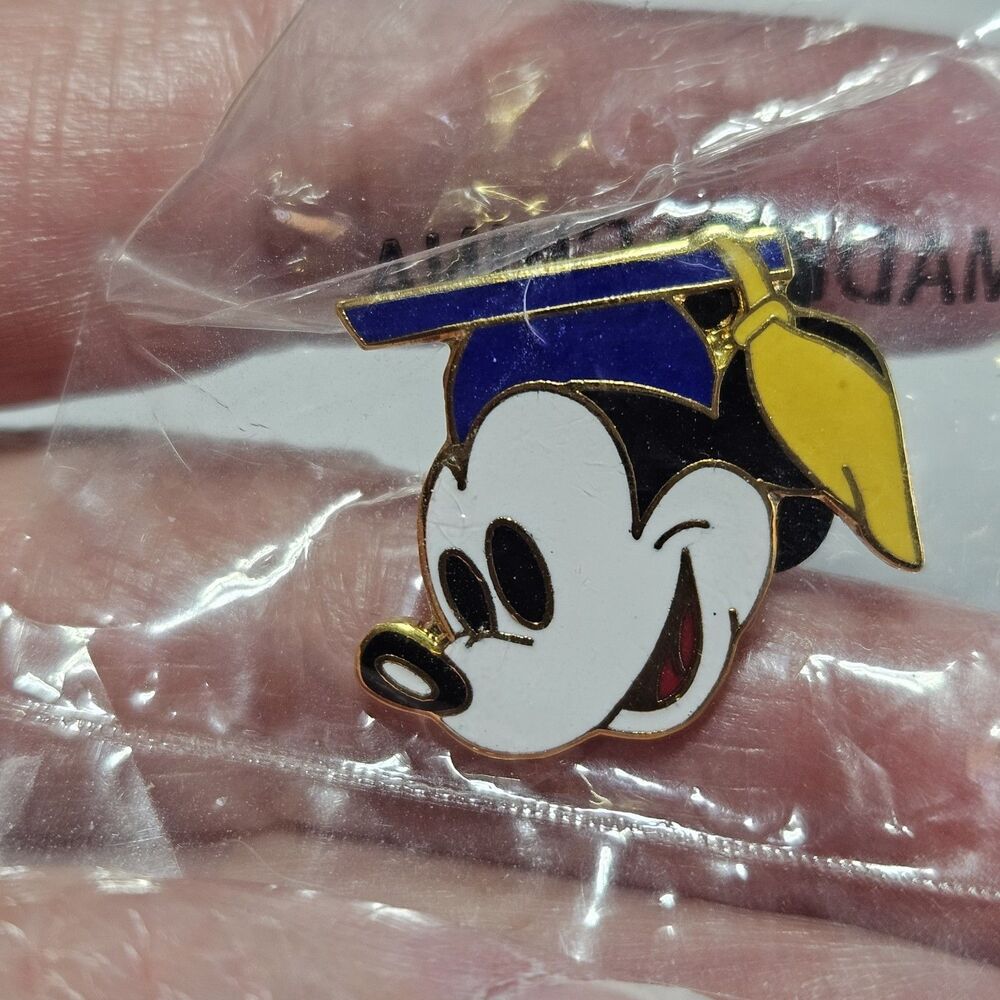 Disney Walt Disney Institute Mickey Blue Graduate Pin Lapel Hat Gold Tone New